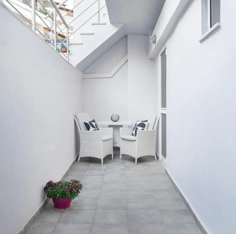 Dedis Apartment'S 네오스마르마라스